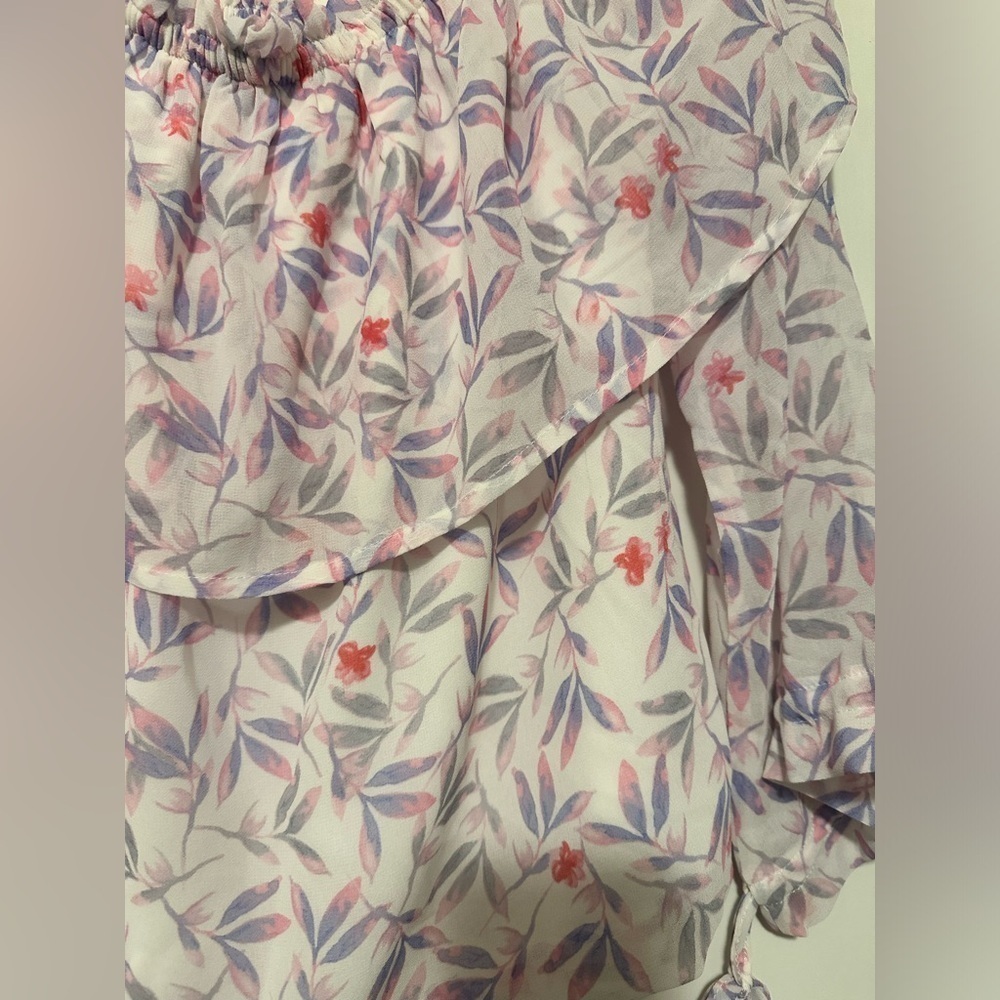 NWT Honey Punch off the shoulder floral blouse size M - Picture 2 of 8